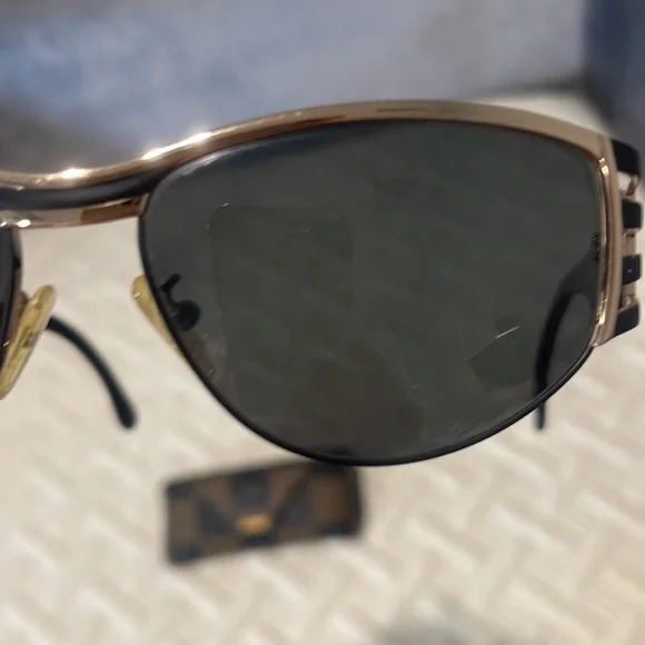 Authentic Fendi Sunglasses (see pics For details) - Picture 9 of 14